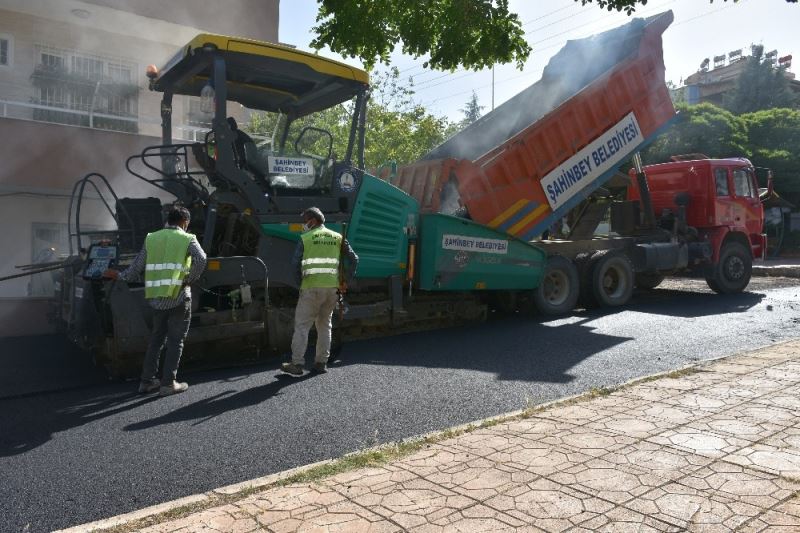 Şahinbey’de 145 bin ton asfalt 126 bin metrekare kilit taşı hizmeti
