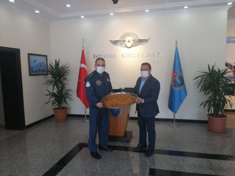 Başkan Kazgan’dan Komutan Koltukoğlu’na kömbeli ziyaret
