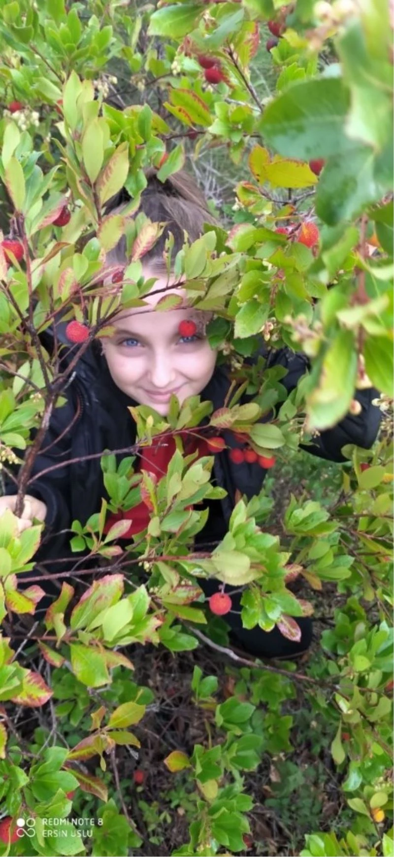 (Özel) 10 yaşındaki kız çektiği videolarla köyünü tanıtıyor
