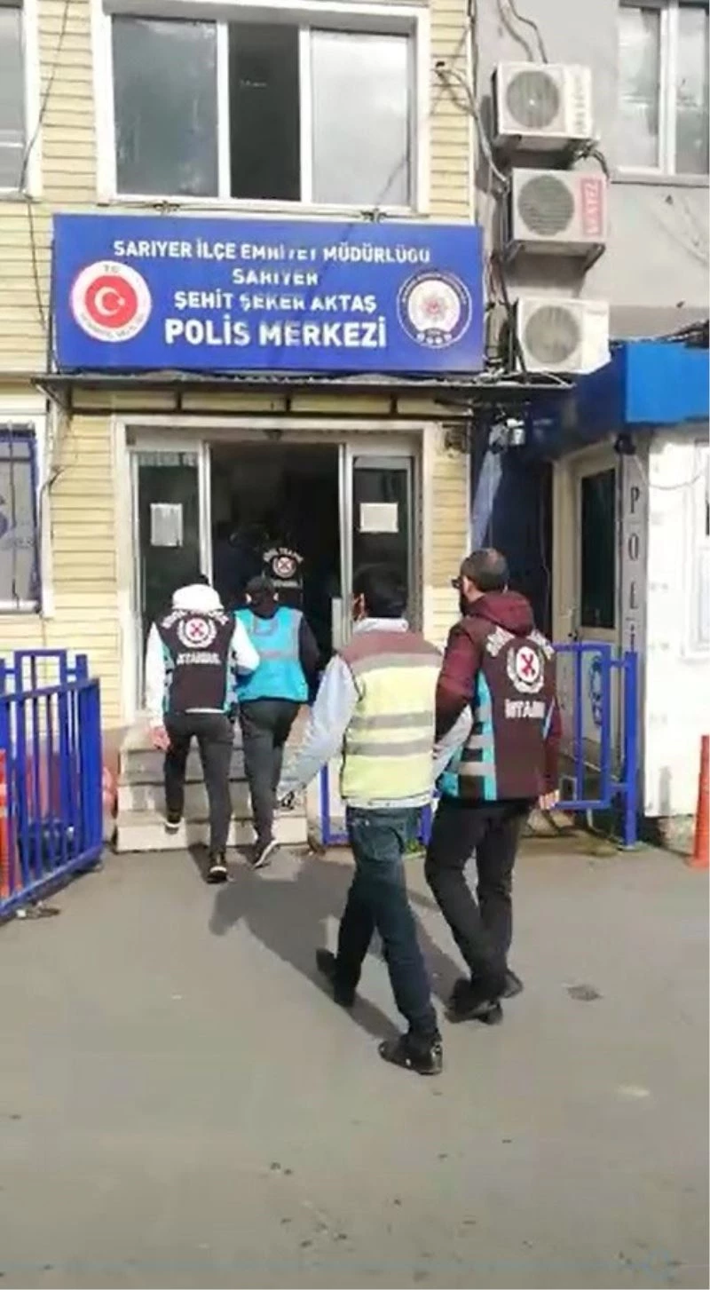 Sarıyer’de sürücülerden zorla otopark parası alan 3 kişi yakalandı
