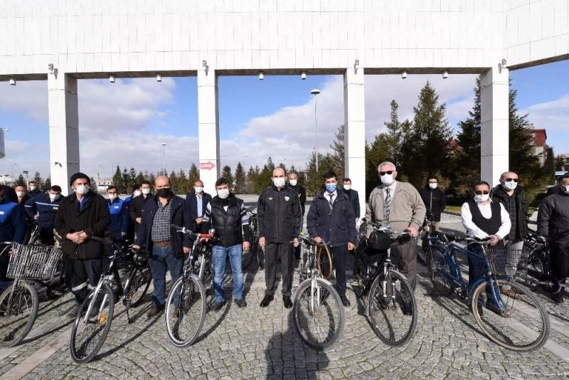 Başkan Altay 12 ay işe bisiklette giden belediye çalışanlarıyla buluştu
