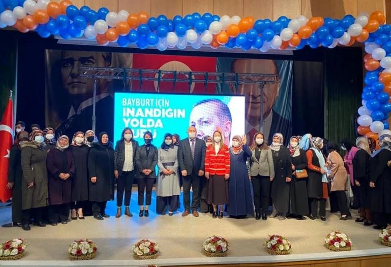 AK Parti Bayburt Kadın Kolları Başkanlığına Çil seçildi