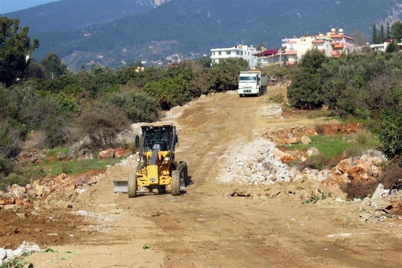 Alanya Belediyesi ALKÜ’ye 30 metrelik yeni bağlantı yolu açıyor
