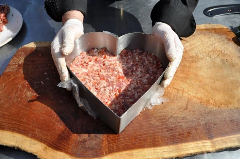 Tescilli lezzet Adana kebabı, Sevgililer Günü