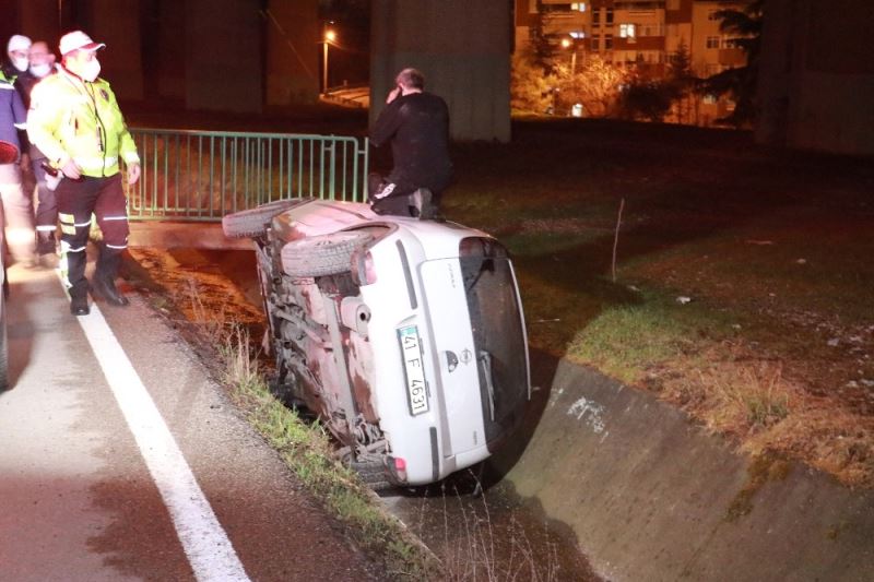 Alkollü sürücü aracını kanala devirince polise ’Nöbet tutuyorum’ dedi
