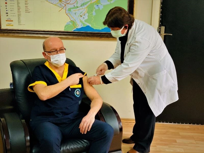 Bu ilçede aşılanan vatandaşlarda hiç yan etki görülmedi
