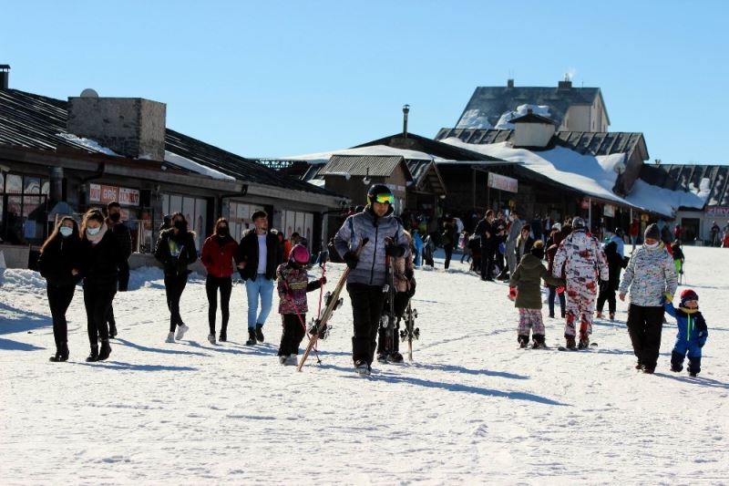 Önümüzdeki yıl Erciyes’te Meksikalı, Brezilyalı, Kolombiyalı turistler kayak yapacak
