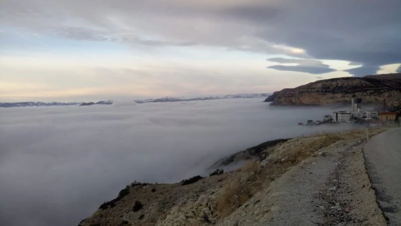 Ermenek Baraj Gölü’nde kartpostallık görüntüler oluştu
