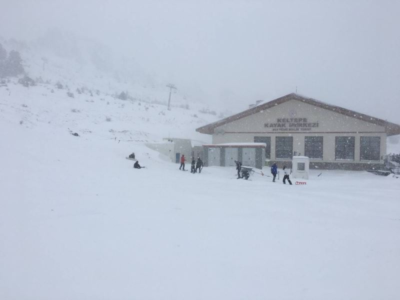 Keltepe Kayak Merkezi’nde kar kalınlığı 25 santimetreye ulaştı
