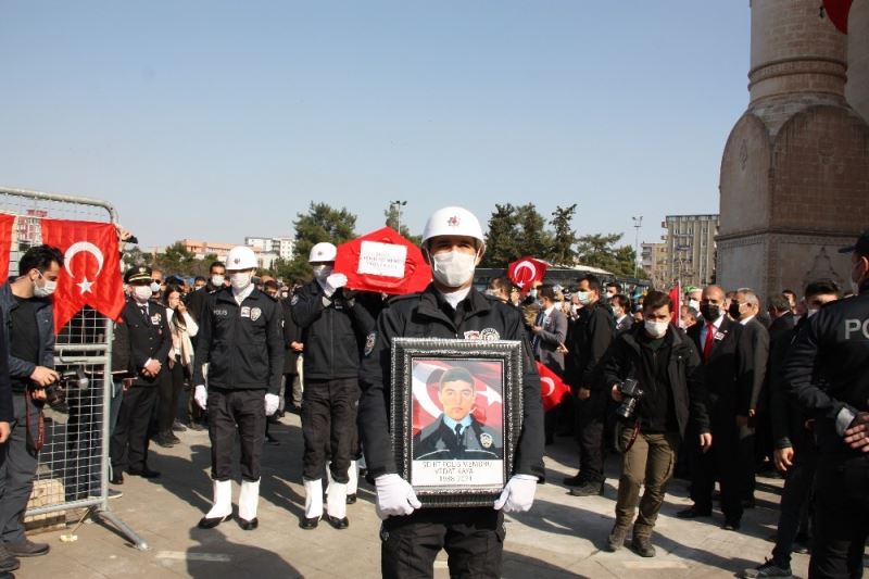 Teröristlerin katlettiği polis memuru Kaya, Mardin’de son yolculuğuna uğurlandı
