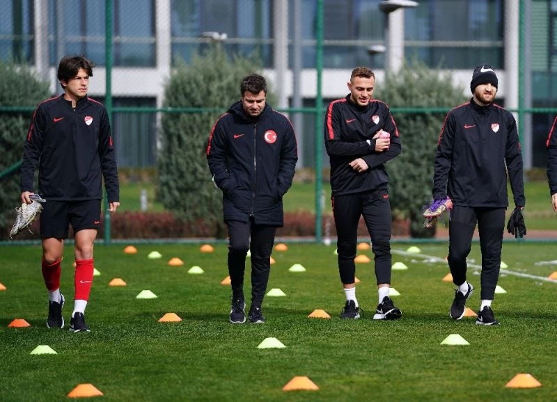 Tolunay Kafkas: “Genç oyuncular, Türkiye’de gelişeceğine inanmıyor”
