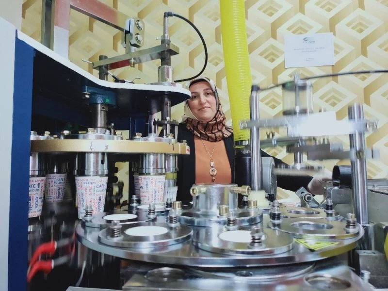 Pandemide artan talebi gördü, KOSGEB desteği ile karton bardak üretimine başladı
