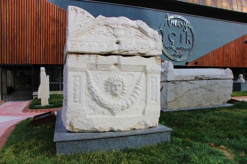 Bin 700 yıllık ‘lanetli’ lahit
