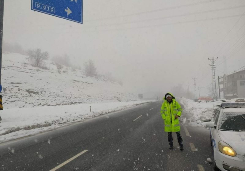 Zonguldak-İstanbul yolu tırlara kapatıldı
