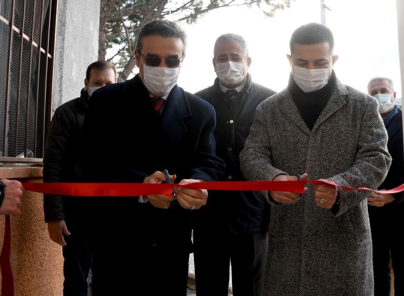 Kuşadası Belediyesi tarafından yaptırılan Yeniköy İlköğretim Okulu ek binası hizmete girdi
