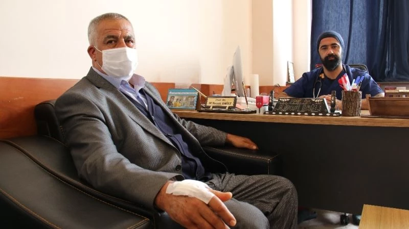 Tıkalı olan 3 ana kalp damarı el üstünden açıldı, 3 saat sonra taburcu oldu
