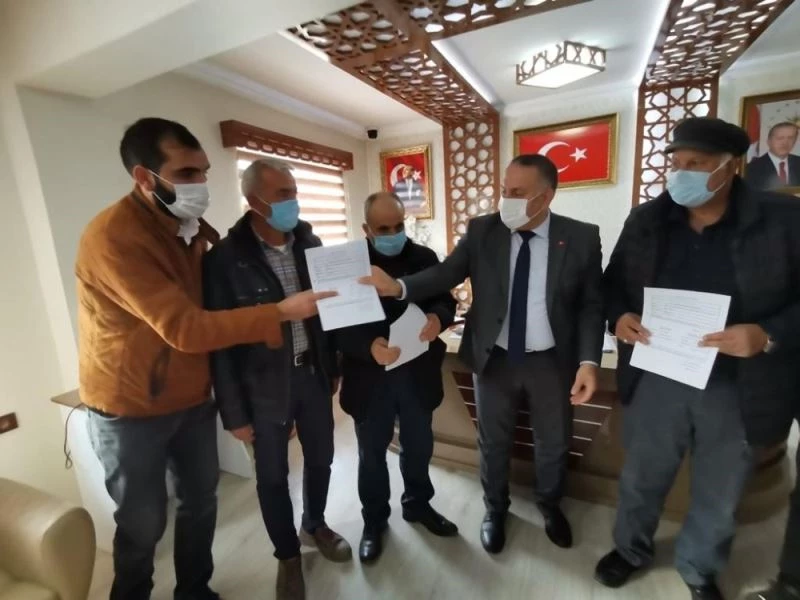 Şenkaya Belediyesi’nden esnafa bin lira destek
