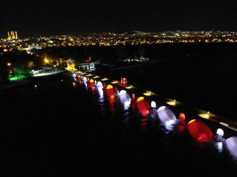 Kadim başkentin taş gerdanlıklarında ‘renk’ cümbüşü
