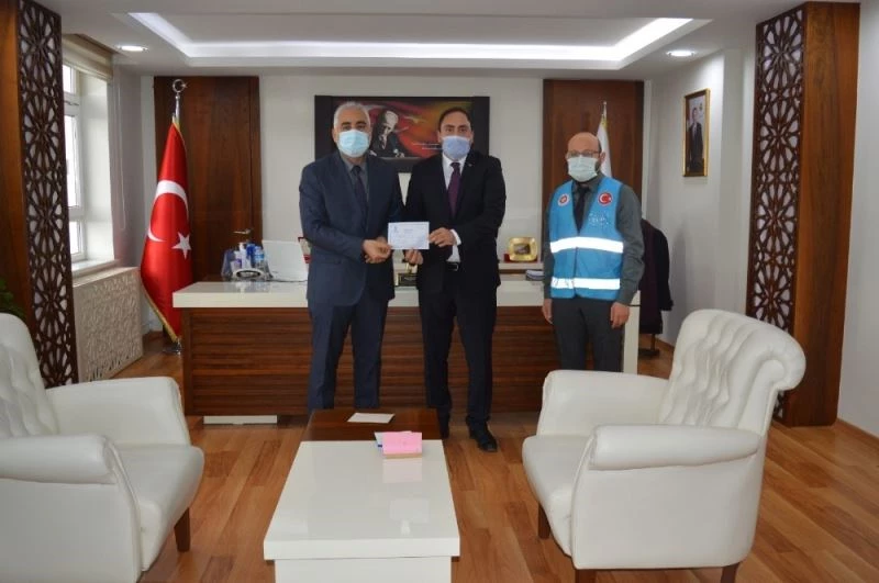 Hüyük’ten İdlib’e briket ev desteği
