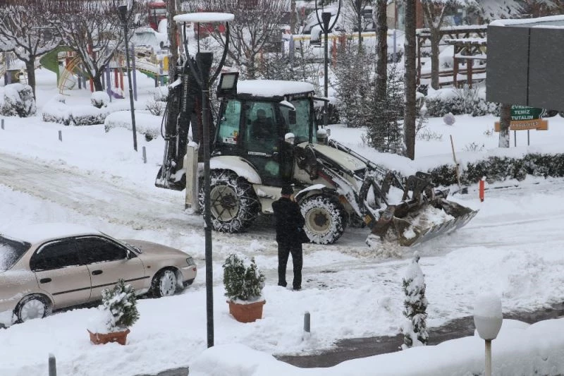 Havza’da kar kalınlığı 30 santime ulaştı
