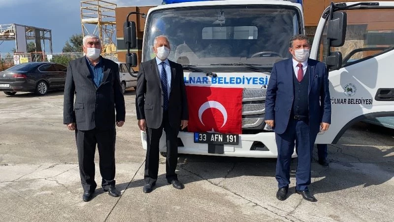 Gülnar’dan Mehmetçiğe gıda ve bere desteği
