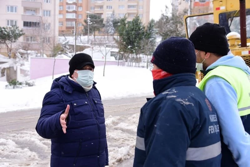 Başkan Orkan, karla mücadele çalışmalarını yerinde inceledi
