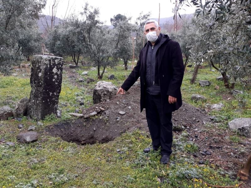 Osmaniye’de define aramak için 200 yıllık tarihi mezarı kazdılar