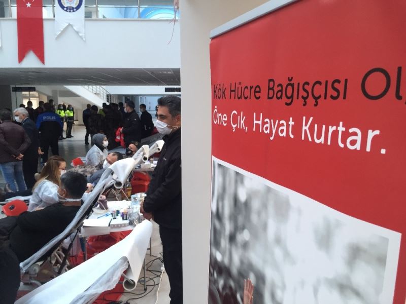 PKK öldürür, Türk polisi hayat kurtarır

