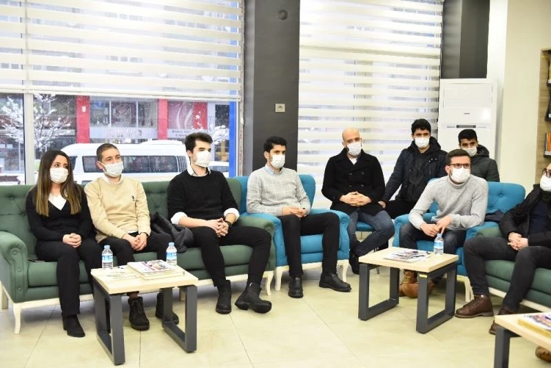 Gelecek gençlerle şekillenecek
