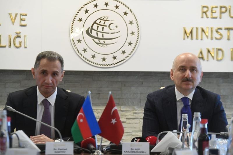 Bakan Karaismailoğlu: ”Azerbaycan halkının tarih boyunca Türk halkına verdiği desteği her daim kalbimizin derinliklerinde muhafaza etmekteyiz”
