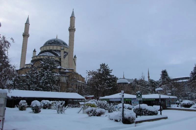 Bingöl kara teslim oldu, 262 köy yolu ulaşıma kapandı

