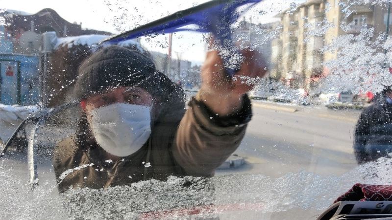 Tokat’ta termometreler eksi 26’yı gösterdi
