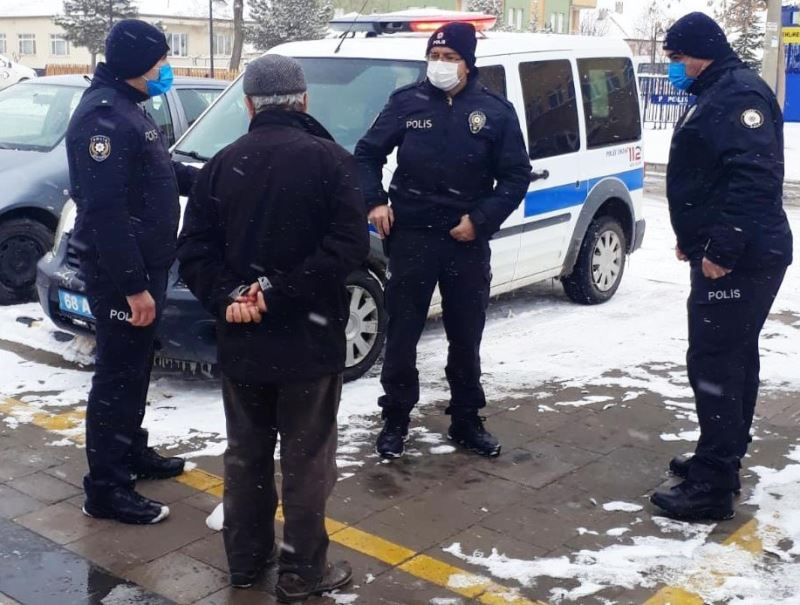 Polisin telaşlı gördüğü vatandaş ikinci kez dolandırılmaktan kurtarıldı
