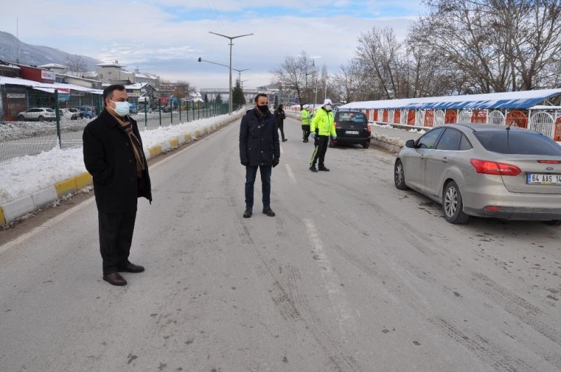 Simav’da çakarlı araç denetimi
