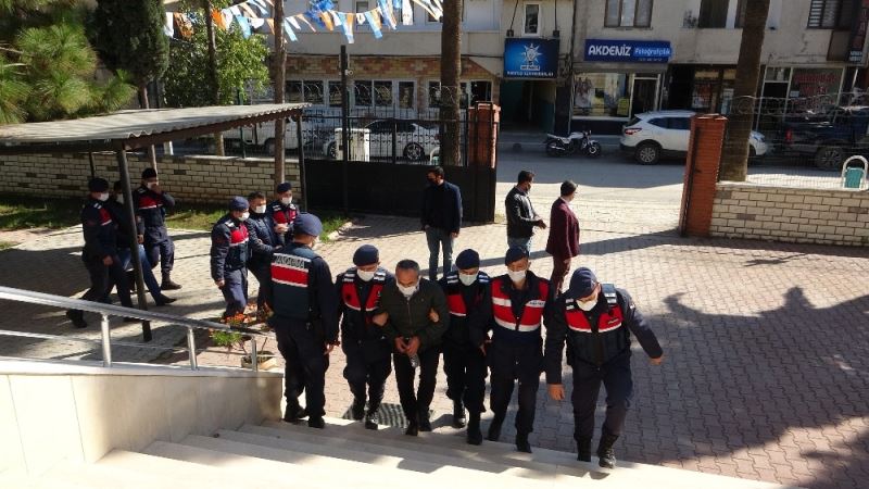 Adana’da hazine arazilerini peşkeş çekenlere operasyon
