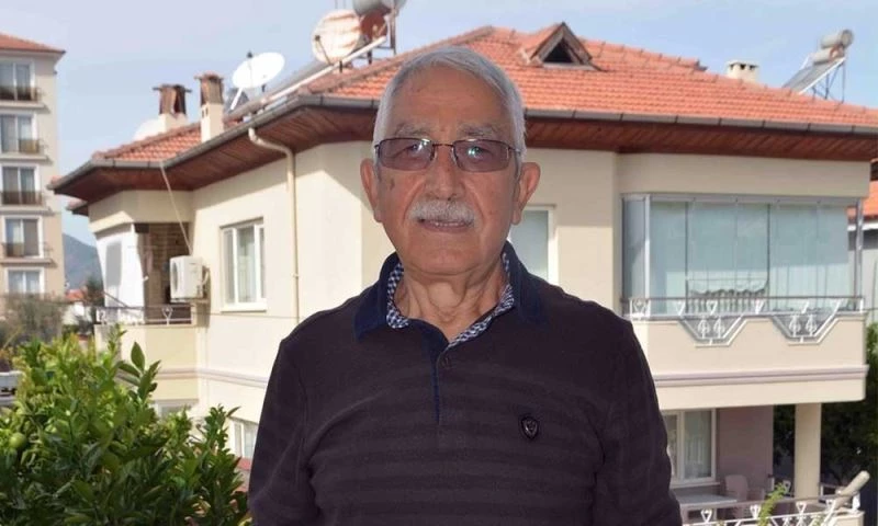 Salgın sürecinde evden çıkmayan emekli öğretmen 4 kitap yazdı
