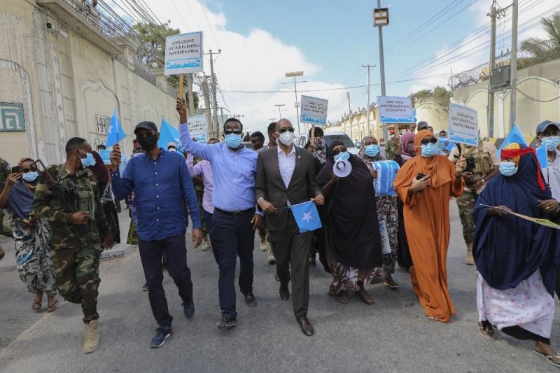 Somali’de Cumhurbaşkanı Fermacu karşıtı protesto düzenleyen muhaliflere ateş açıldı
