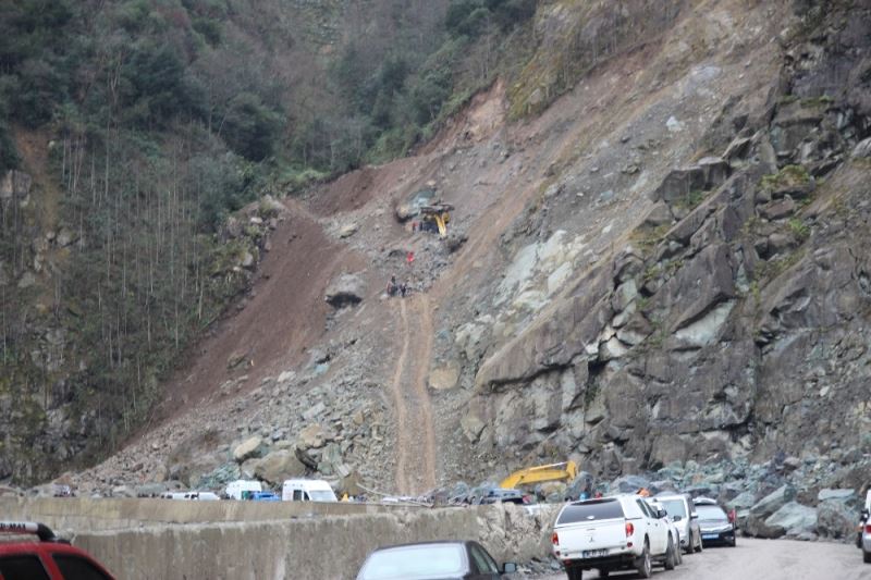 Taşocağında hayatını kaybeden operatör için çalışma başlatıldı
