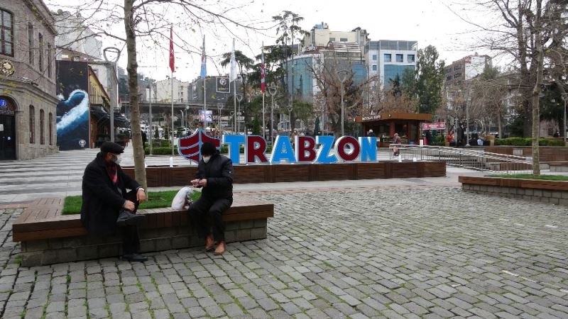 Kırmızı alarm verilen Trabzon’da vali isyan etti: “Allah rızası için daha ne diyelim”
