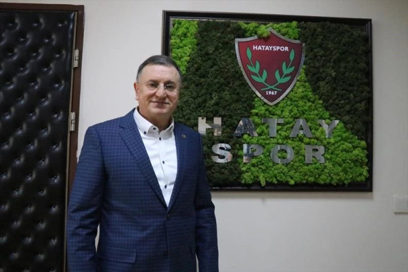 Hatayspor Onursal Başkanı Lütfü Savaş, başarılarının sırrını mücadeleci olmaya bağlıyor: