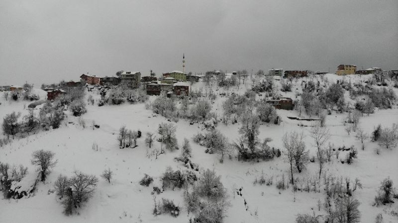 Zonguldak ormanlarında beyaz gelinliğiyle kartpostallık görüntüler
