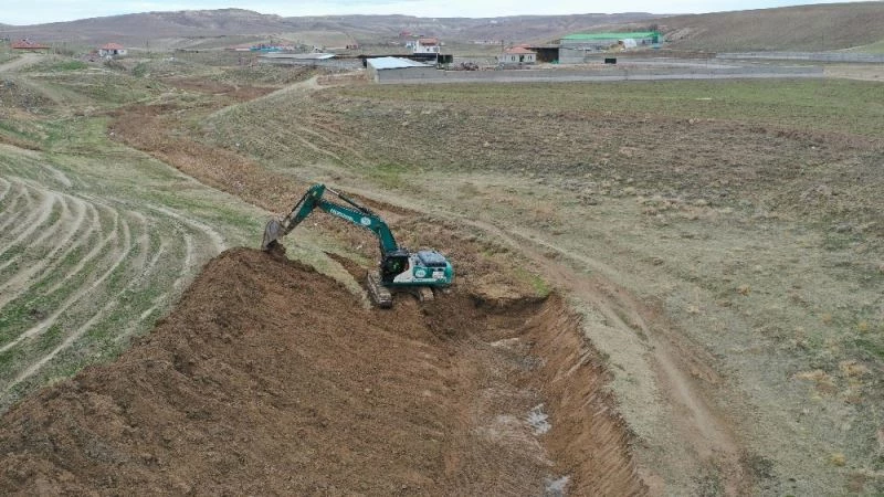 DSİ iş makinaları iş başında
