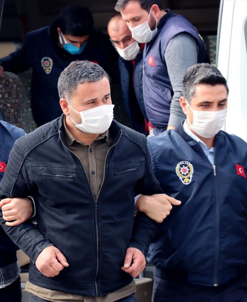 GÜNCELLEME - Mersin Büyükşehir Belediyesi hizmet binasındaki yangınla ilgili bir kişi tutuklandı