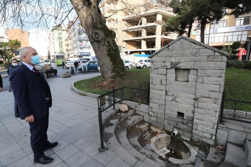 Başkan Büyükgöz, Çınaraltı Çeşmesi’nde incelemede bulundu
