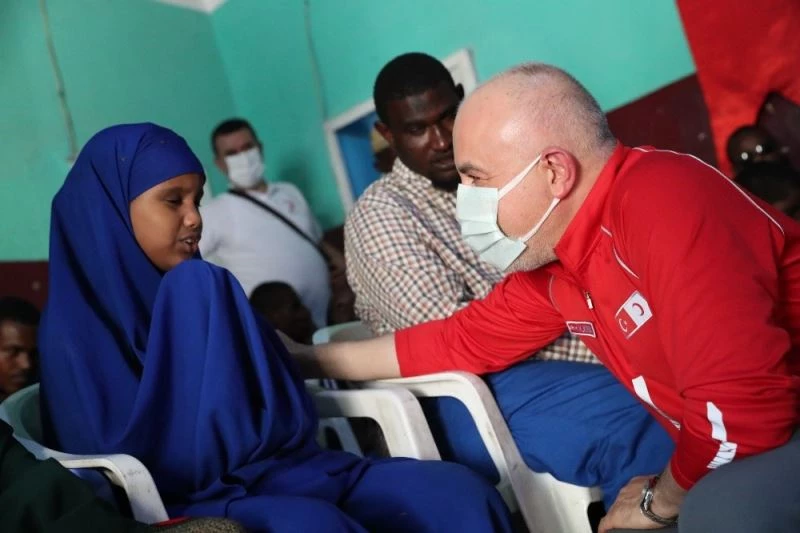 Kızılay her gün 3 bin Somalili yetimi doyuruyor
