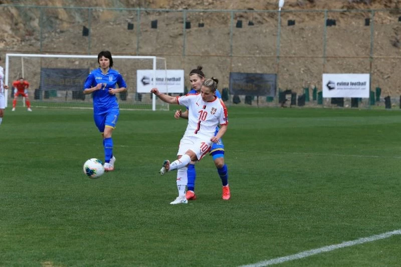 Kadın millilerden Alanya’da turnuva
