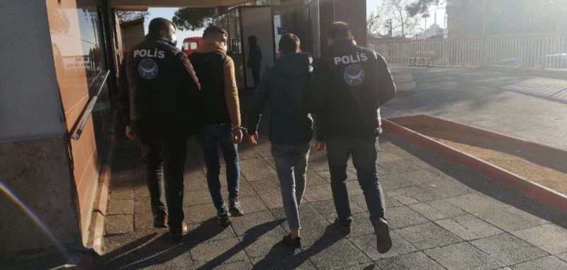 Kahramanmaraş’ta silahlı olaylara karışan 2 kişi tutuklandı
