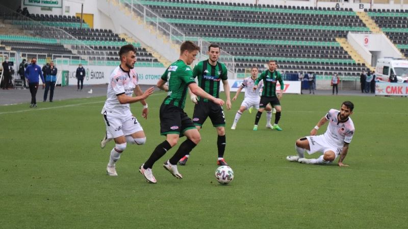 Süper Lig: Denizlispor: 1 - Gençlerbirliği: 0 (İlk yarı)

