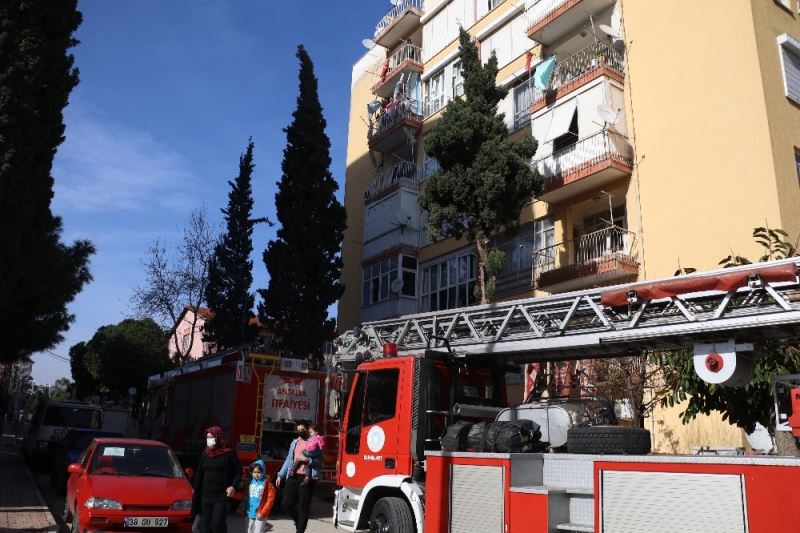 Antalya’da aspiratör yangını korkuttu
