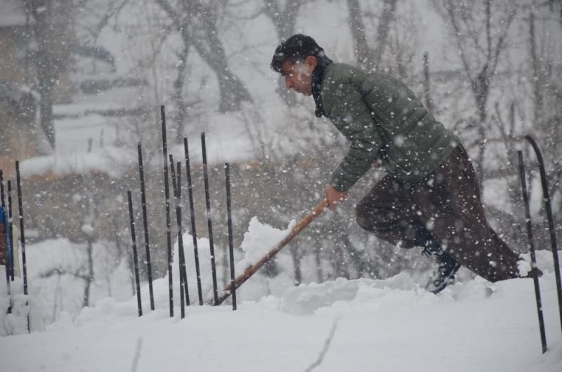 Şırnak’ta köylülerin kış aylarındaki ’dam’ nöbeti sürüyor
